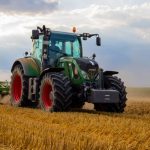 le tracteur et les travaux de ferme