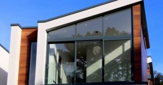 Les avantages et les inconvénients de l'installation d'une fenêtre de triple vitrage