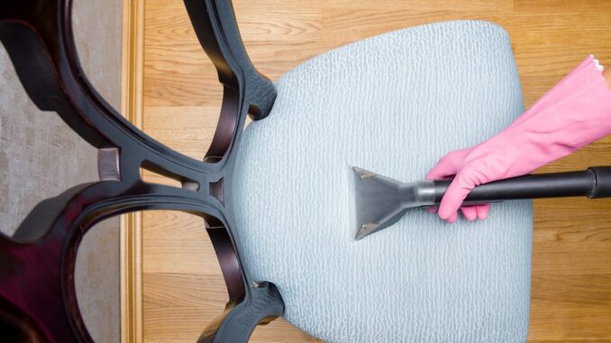 Comment nettoyer une chaise en tissu non déhoussable Comment nettoyer une chaise en tissu non déhoussable